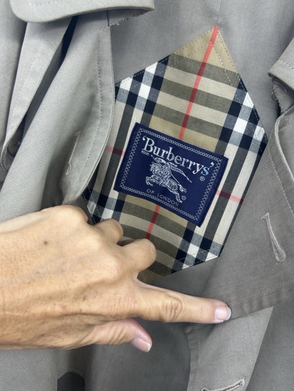 Authentic Vintage Burberry Classic Men's Double-Breasted Trench Coat 42 US L - Picture 3 of 16